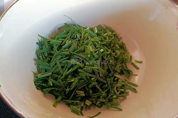 韭菜煎饼－神奇的面粉的做法图解2