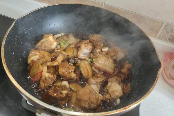 猪肉排骨烩酸菜的做法图解9