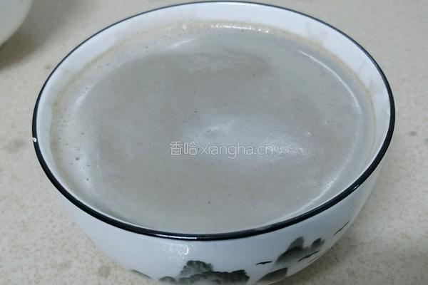 黑豆红枣豆浆