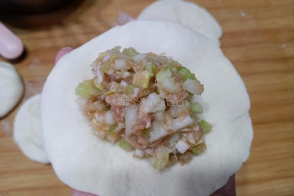 芹菜鲜肉生煎包的做法图解9
