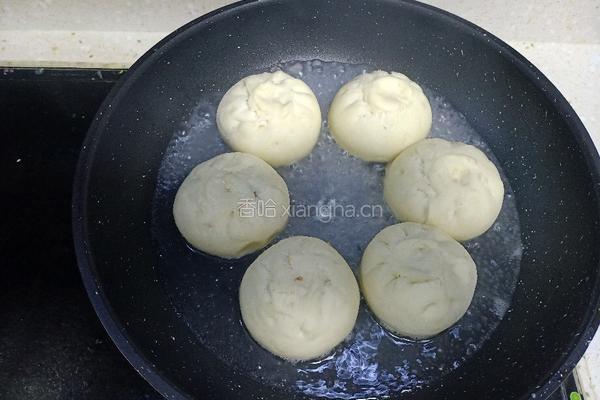 芹菜鲜肉生煎包的做法图解15