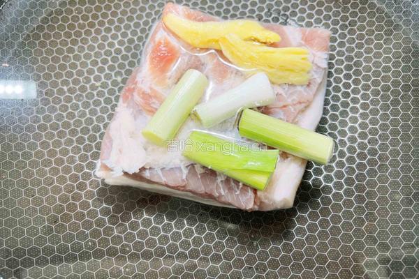 蒜泥白肉的做法图解2