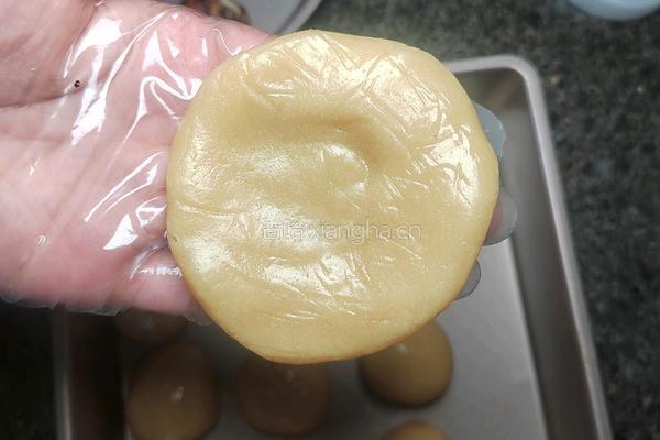 自制坚果蛋月烧月饼的做法图解18