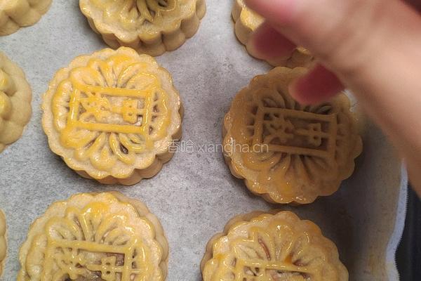 自制坚果蛋月烧月饼的做法图解25