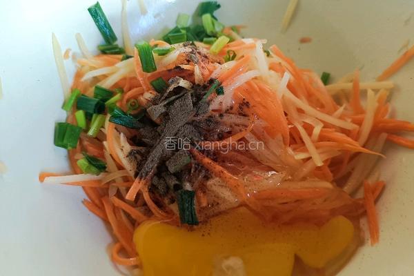 胡萝卜土豆丝饼－神奇的面粉的做法图解3