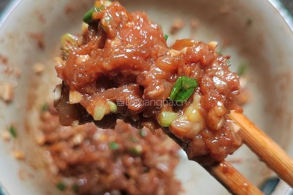 自制香菇鸡腿包子的做法图解12
