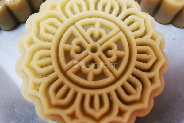 手工蛋黄月饼(100克)的做法图解24
