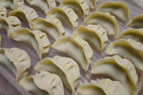 芹菜肉馅饺子的做法图解10