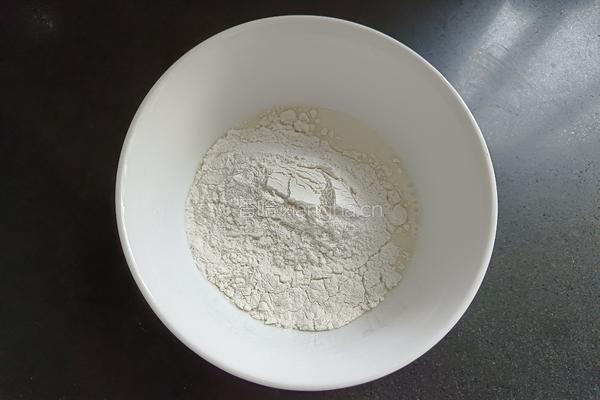 橙意满满的橙香戚风的做法图解5