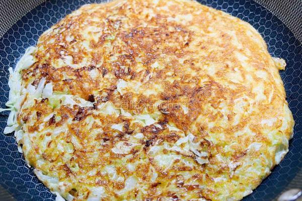 减脂餐～鸡蛋包菜饼的做法图解6