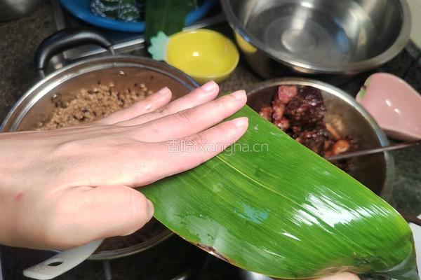 自制酱香排骨鲜粽子的做法图解11