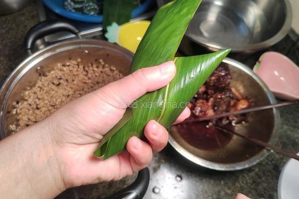 自制酱香排骨鲜粽子的做法图解12