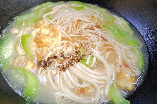 丝瓜鸡蛋汤面的做法图解8