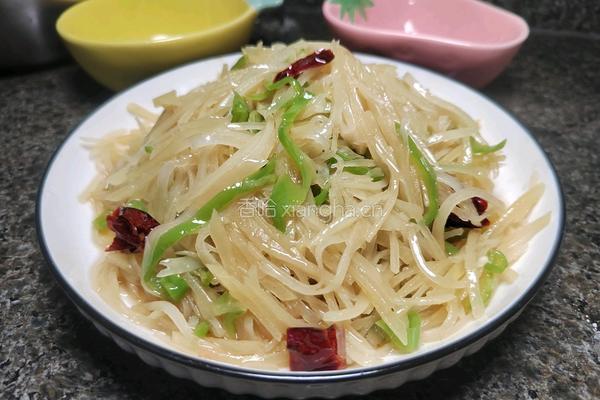 自制清炒土豆丝的做法图解1