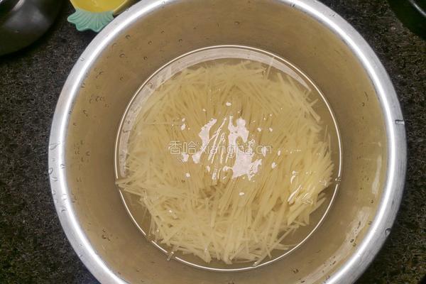 自制清炒土豆丝的做法图解7