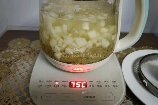 雪梨银耳羹的做法图解8