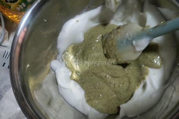抹茶肉松蛋糕卷的做法图解9