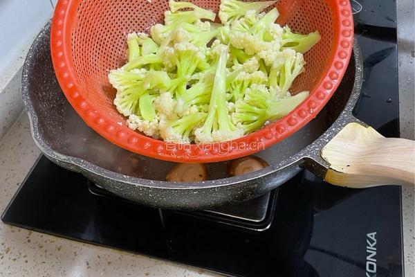 干锅翅中虾?的做法图解6