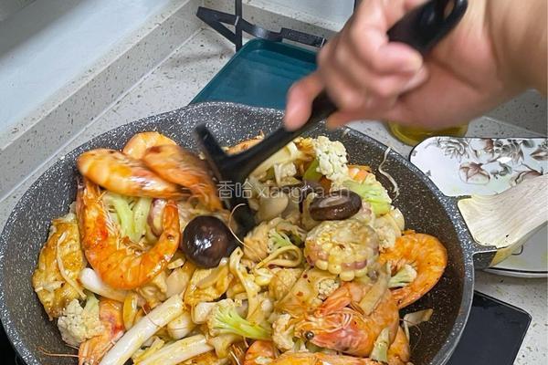 干锅翅中虾?的做法图解15
