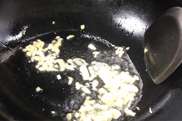 甜椒炒虾仁的做法图解5