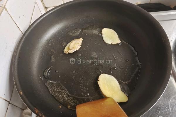茄汁焖鱼的做法图解1