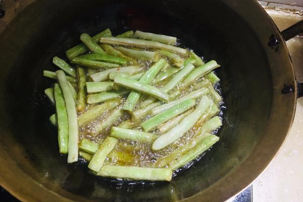 素版干煸四季豆的做法图解2