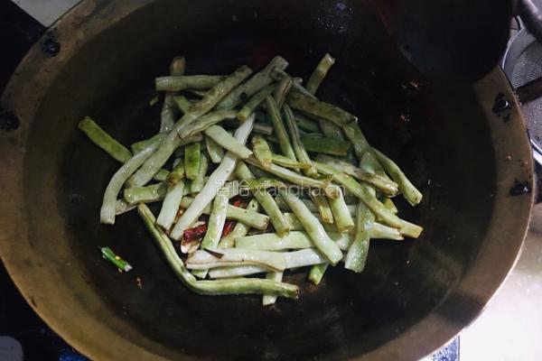素版干煸四季豆的做法图解5