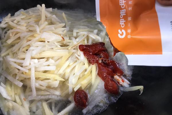 呷哺番茄味炒三丝的做法图解4