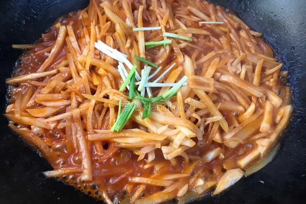 呷哺番茄味炒三丝的做法图解5