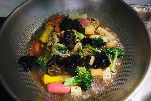 呷哺泰式冬阴功汤底冒菜的做法图解5
