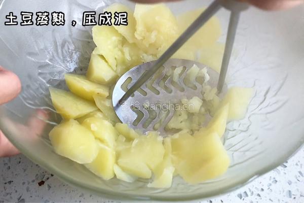 土豆泥焖鸡的做法图解2