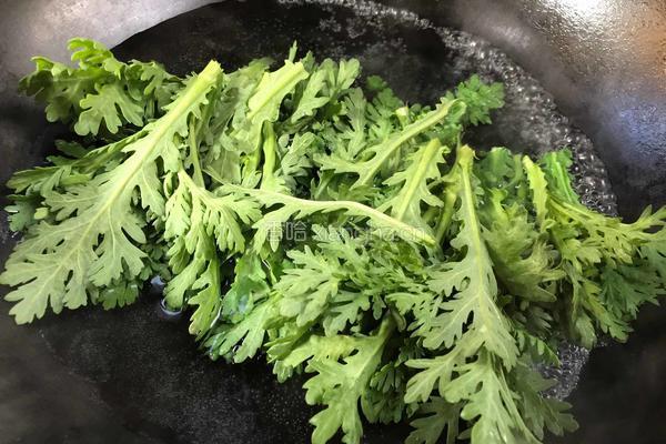 茼蒿蒸鸡蛋的做法图解2