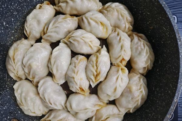 鲜蔬鸡蛋煎饺的做法图解13