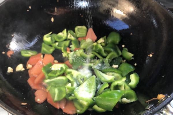 甜椒火腿炒鸡蛋的做法图解8