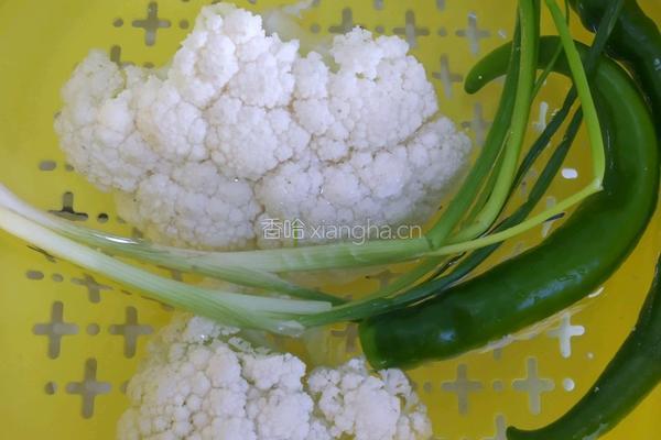 花椰菜炒木耳的做法图解1