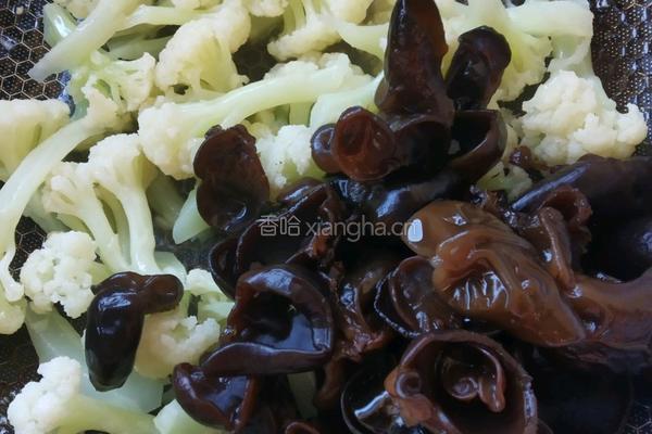 花椰菜炒木耳的做法图解6