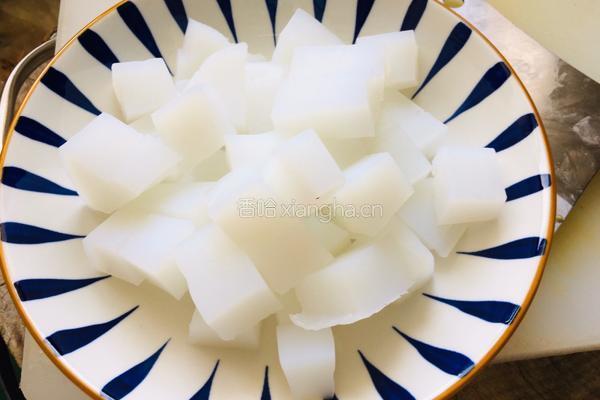 家常炒凉粉的做法图解1