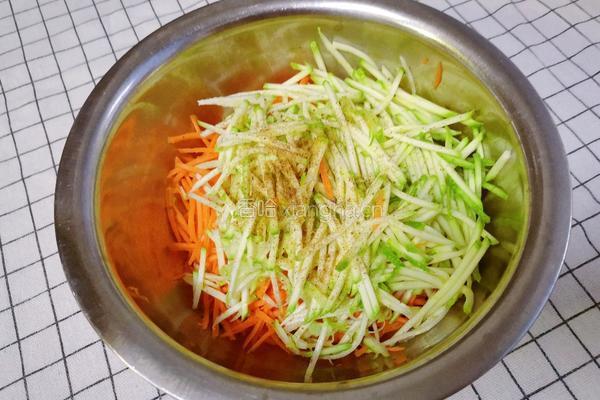 虾仁蔬菜鸡蛋饼的做法图解4