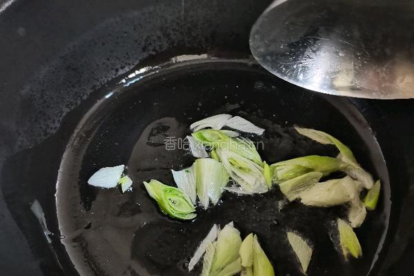 裙带菜虾皮鸡蛋馄饨的做法图解6