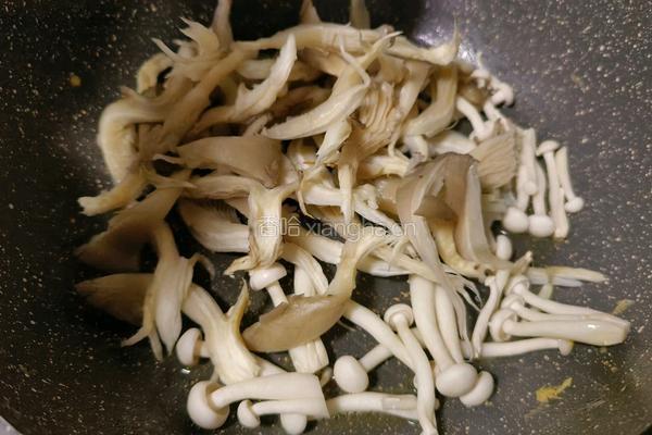 双菇炒鸡蛋的做法图解5