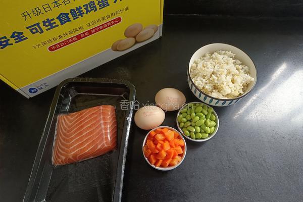 三文鱼蛋包饭的做法图解1