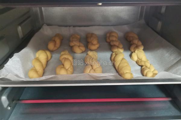 红糖鸡蛋奶香小麻花的做法图解23