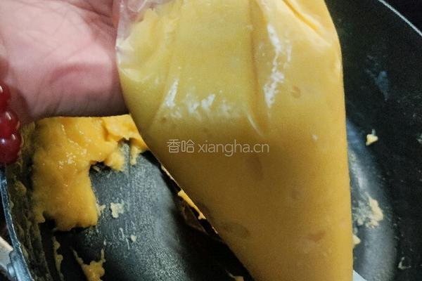 草莓味奶油脆皮泡芙的做法图解10