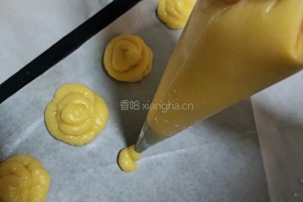 草莓味奶油脆皮泡芙的做法图解11
