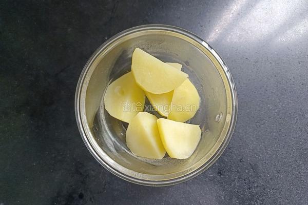 三文鱼土豆沙拉鸡蛋杯的做法图解7