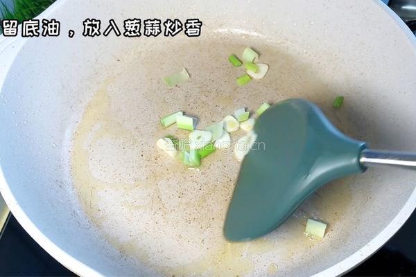香菇烧豆腐的做法图解2