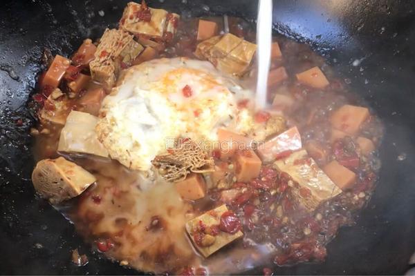 辣椒酱鸡蛋冻豆腐的做法图解7