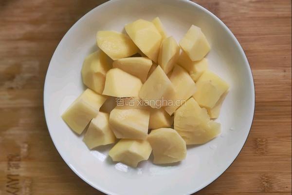 番茄土豆炖牛腩的做法图解2