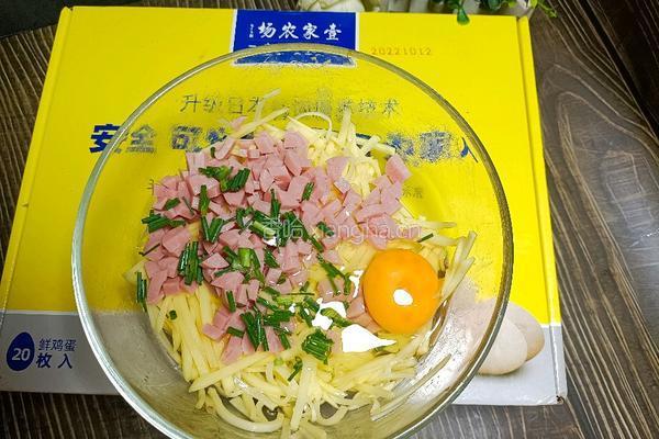 土豆丝鸡蛋饼的做法图解3