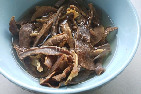 笋干炒肉片的做法图解1